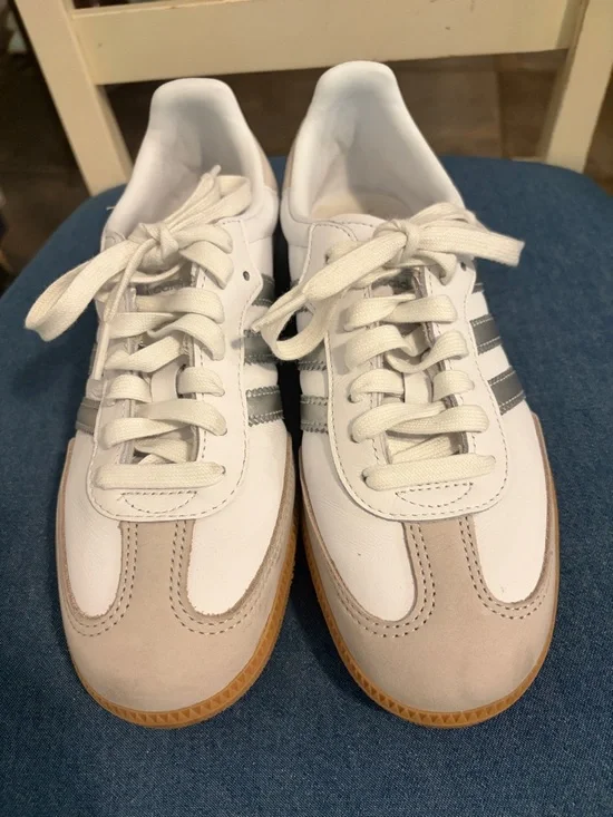 adidas Women's Samba OG Shoes White/Silver/Gum - Picture 7 of 8